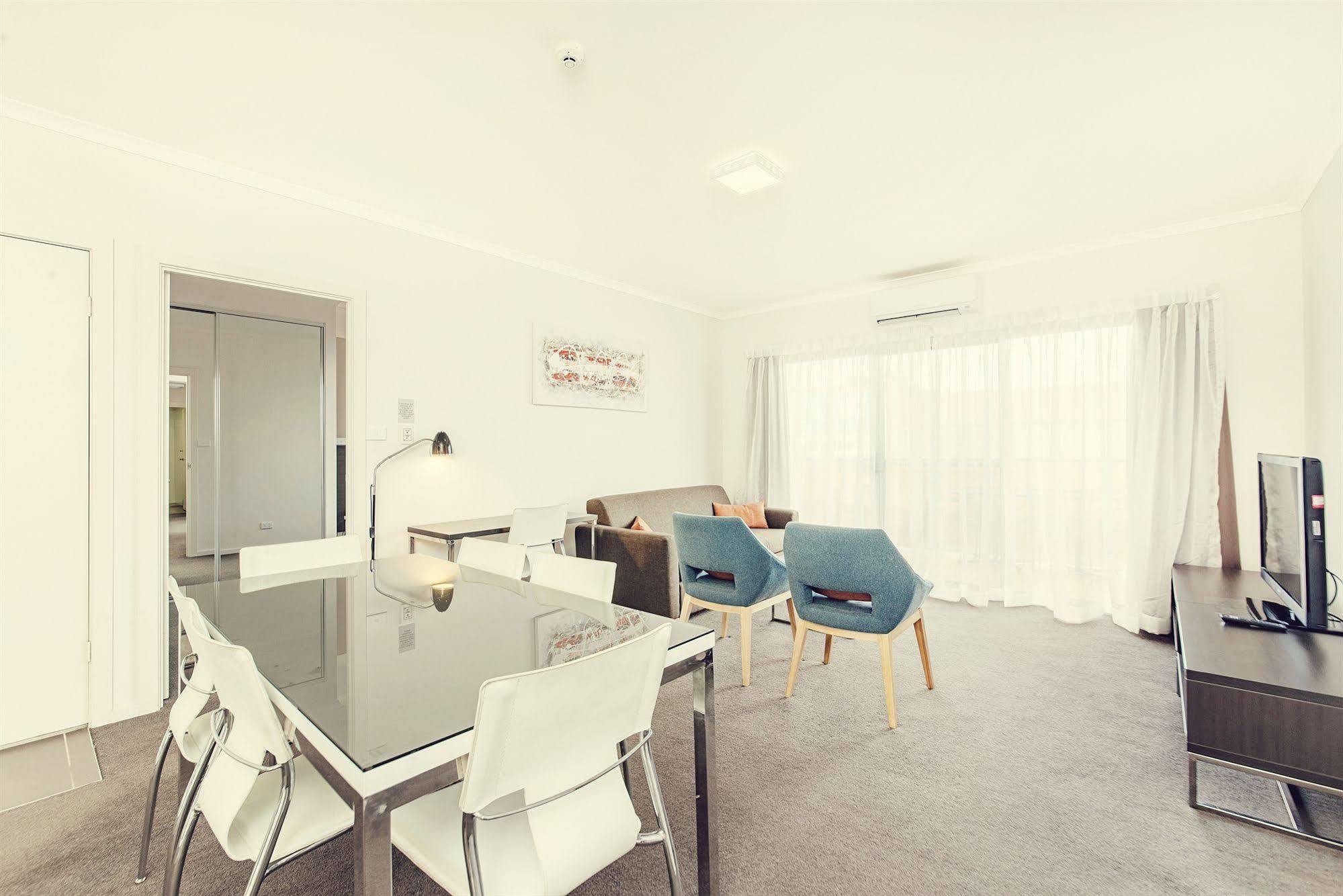 Aparthotel Abode Tuggeranong Canberra Exteriér fotografie