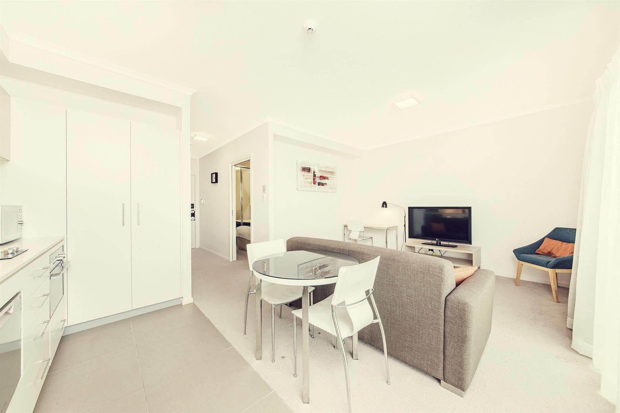 Aparthotel Abode Tuggeranong Canberra Exteriér fotografie