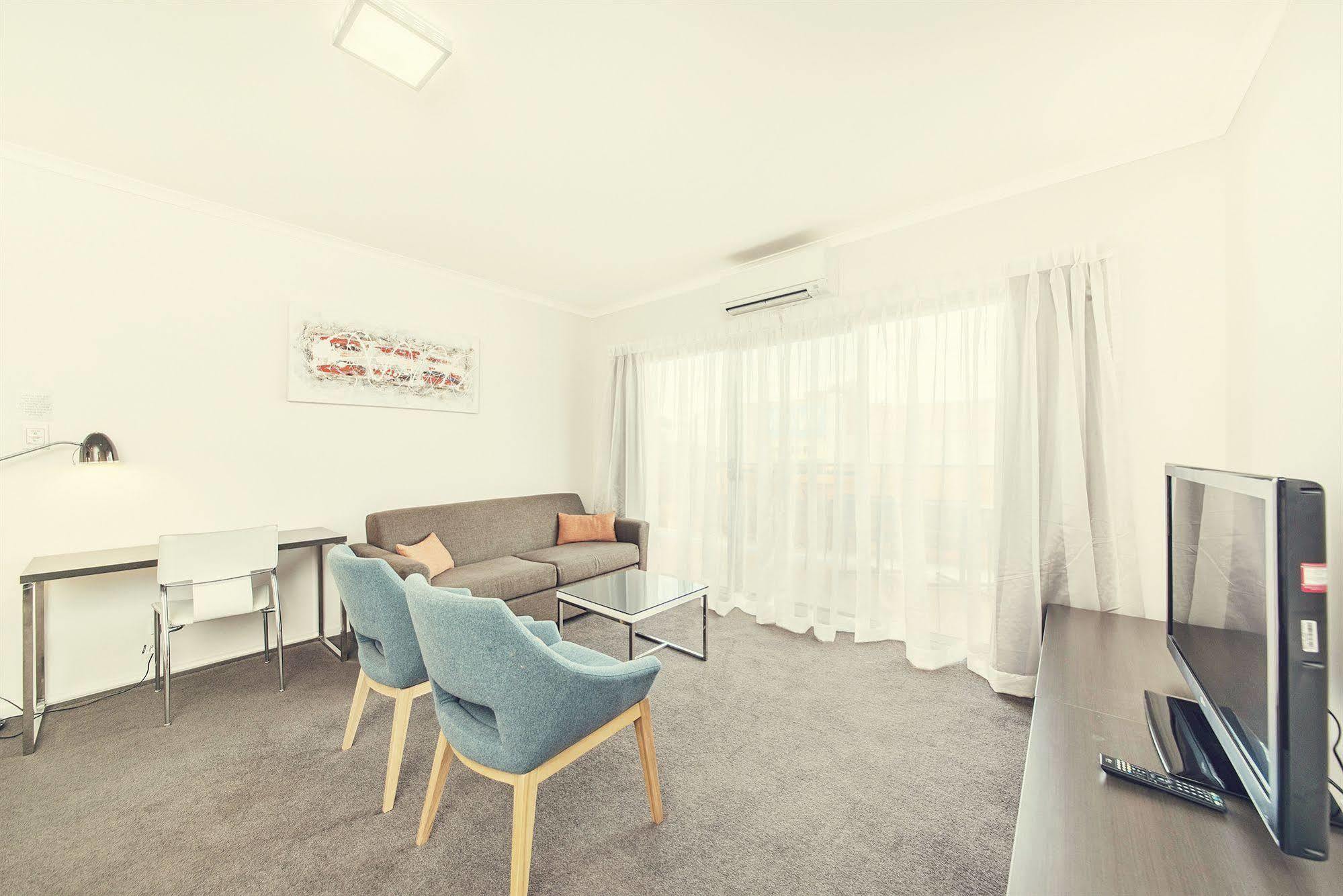 Aparthotel Abode Tuggeranong Canberra Exteriér fotografie